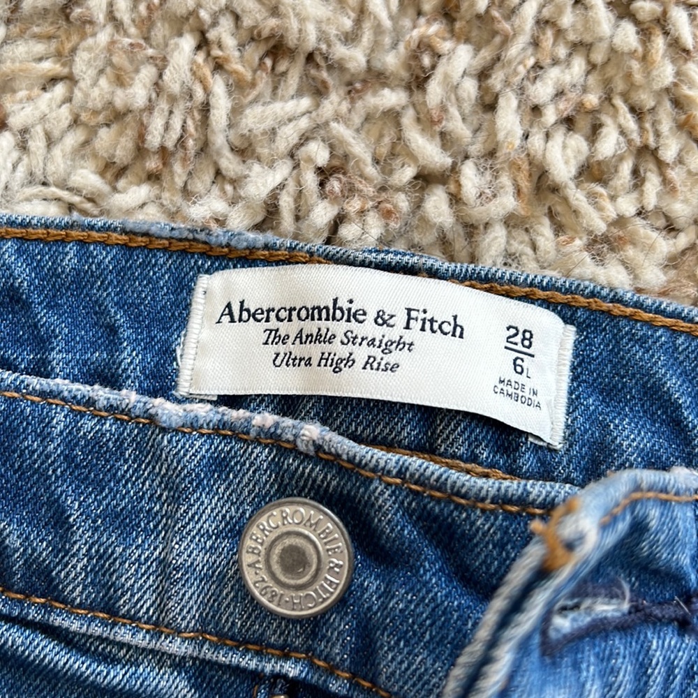 A&F Ankle Straight Ultra High Rise Jeans